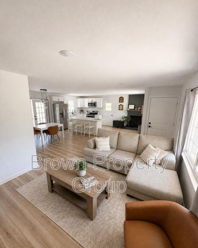 Available August 1! 4 Bedroom 2 Bathroom Ranch - Dogs Okay! property image