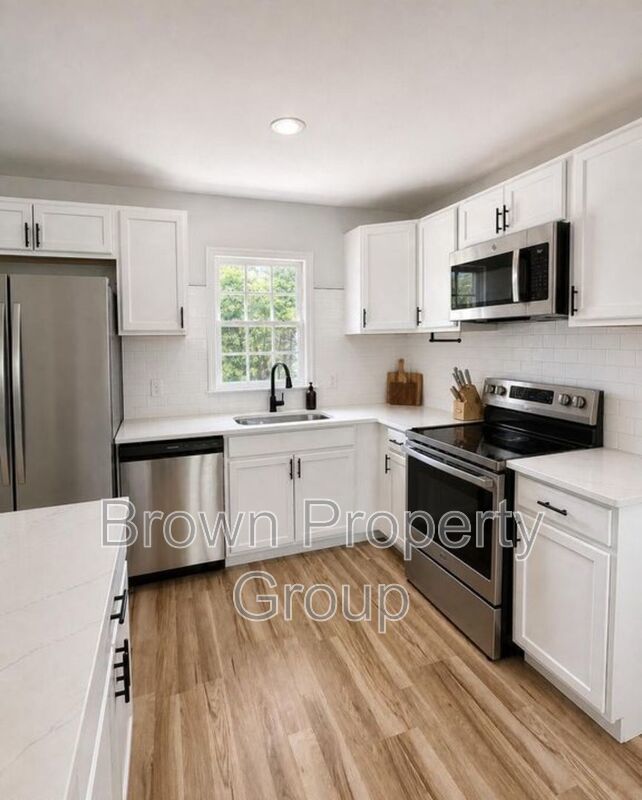 Available August 1! 4 Bedroom 2 Bathroom Ranch - Dogs Okay! property image