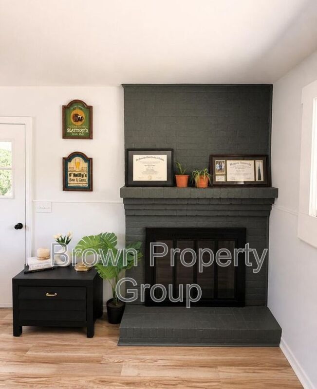 Available August 1! 4 Bedroom 2 Bathroom Ranch - Dogs Okay! property image