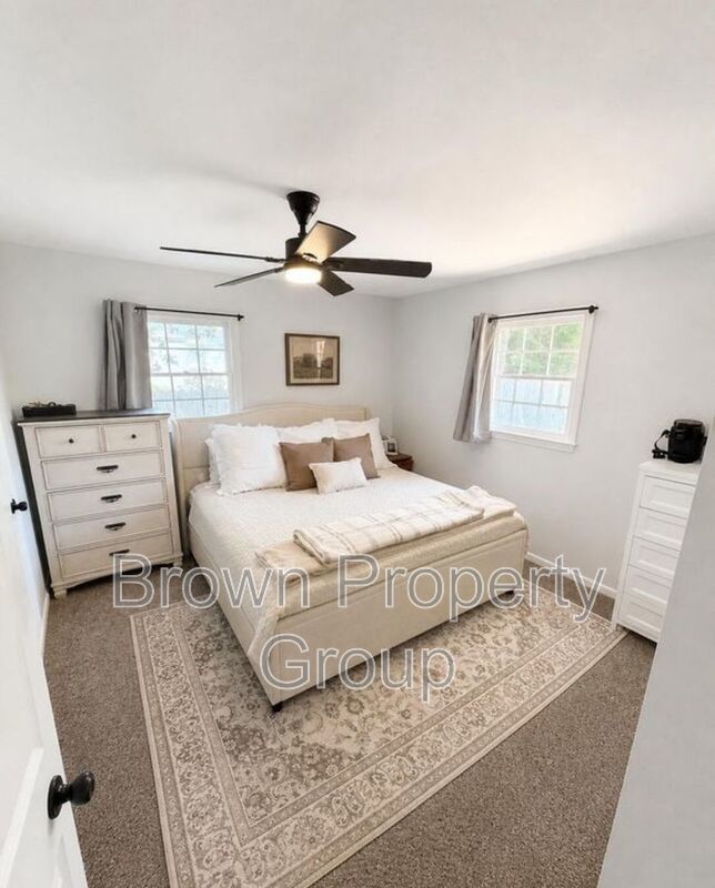 Available August 1! 4 Bedroom 2 Bathroom Ranch - Dogs Okay! property image