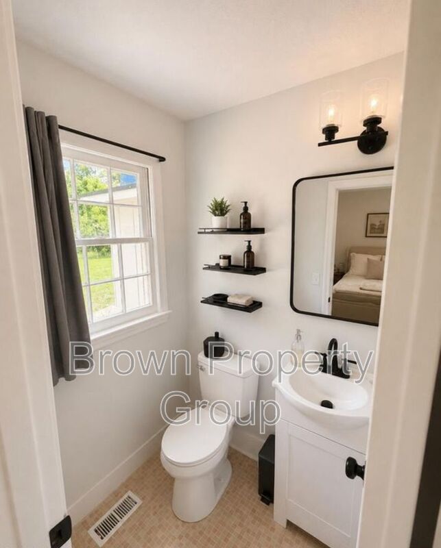 Available August 1! 4 Bedroom 2 Bathroom Ranch - Dogs Okay! property image