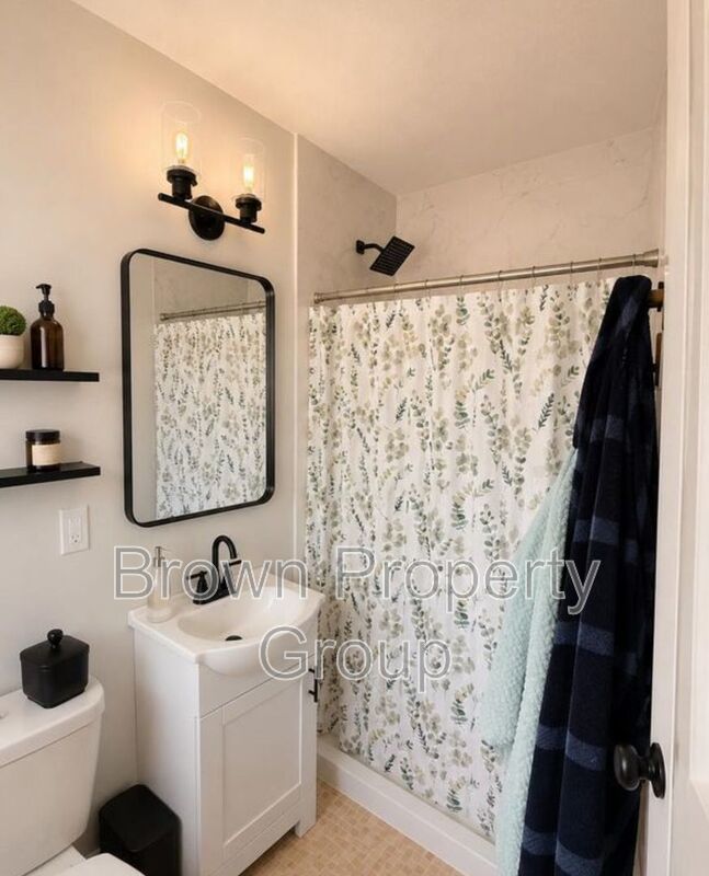 Available August 1! 4 Bedroom 2 Bathroom Ranch - Dogs Okay! property image